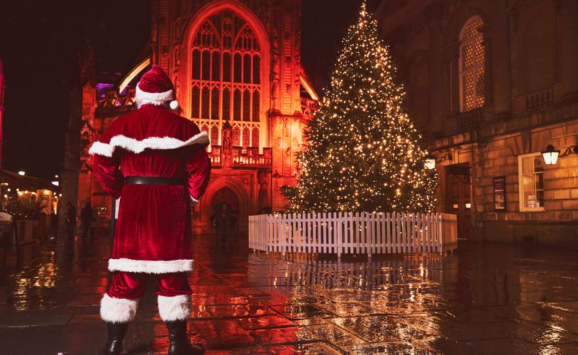 Christmas tree next to Bath Abbey